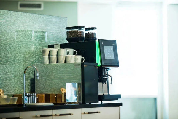 Kommerzielle automatische Kaffee- und Espressomaschine – Barista und Espresso