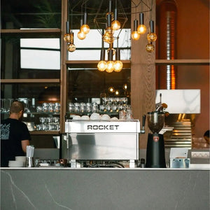 Kommerzielle Espressomaschinen – Barista und Espresso