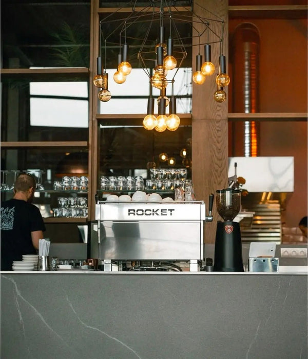 Kommerzielle Espressomaschinen – Barista und Espresso