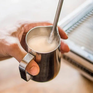 Milchkännchen – Barista und Espresso