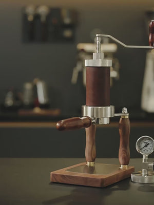 Aleman Nomad Hybrid Tragbare Espressomaschine | Handkurbel und pneumatisch 2-in-1