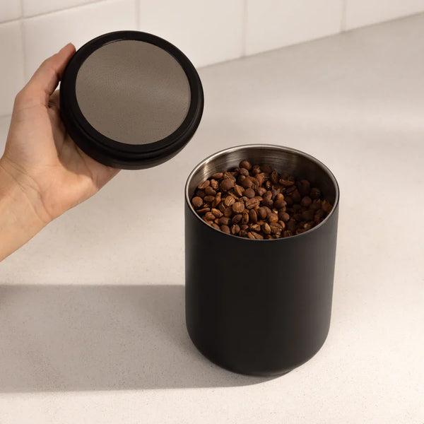 Fellow Atmos Vakuumaufbewahrung mit elektrischem Deckel, 0,7 l – Schwarz