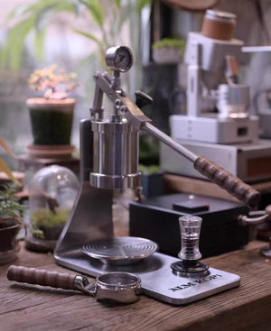 Aleman Sniper Espressomaschine mit manuellem Hebel | Precision Tower aus Edelstahl