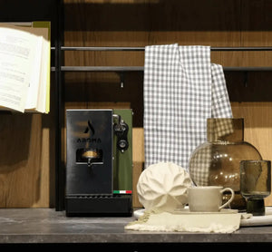 Aroma Plus+ – Kompakte italienische Espressomaschine für Pads - Barista und Espresso